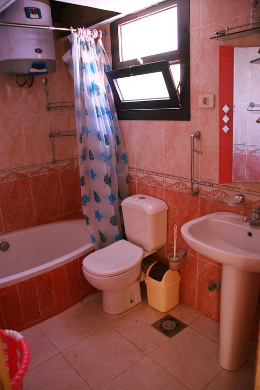 Esplanada Beach Apartment Хургада Экстерьер фото